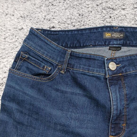 Lee Relax Fit Straight Leg Denim Blue Jeans Pant. Woman's 18W.Mid Rise Slimming. - Picture 8 of 13